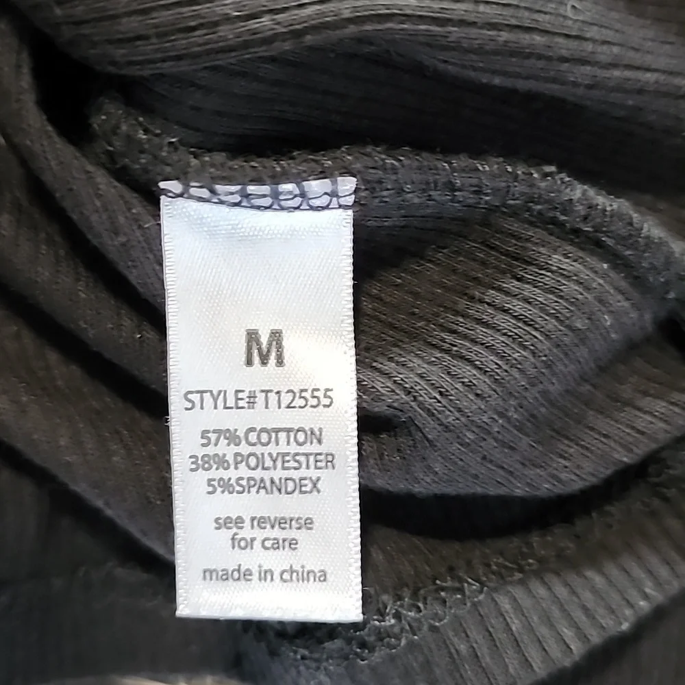 🌹 Active Basic Ribbed Knit Tee 🌹 - Picture 3 of 4